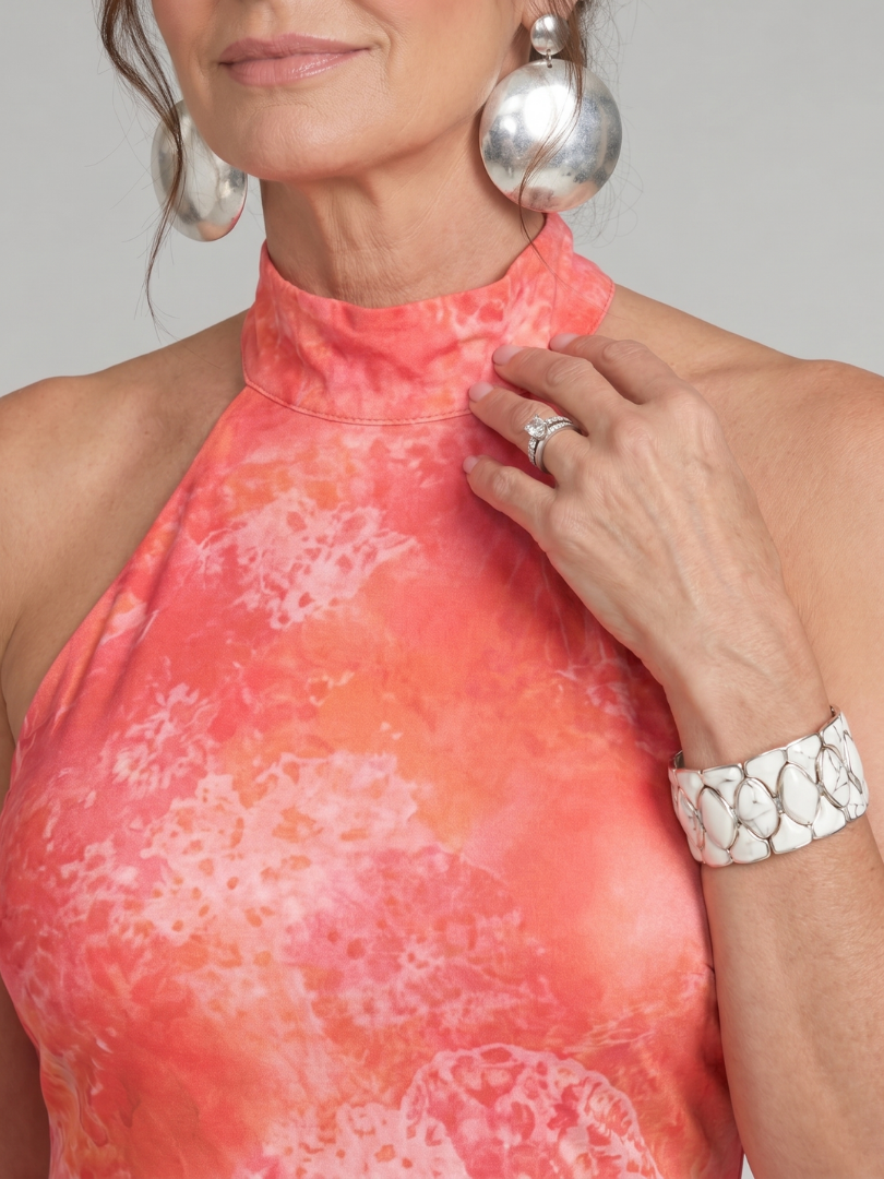 Coraline | Maxi Dress Featuring American Neckline and Vibrant Print