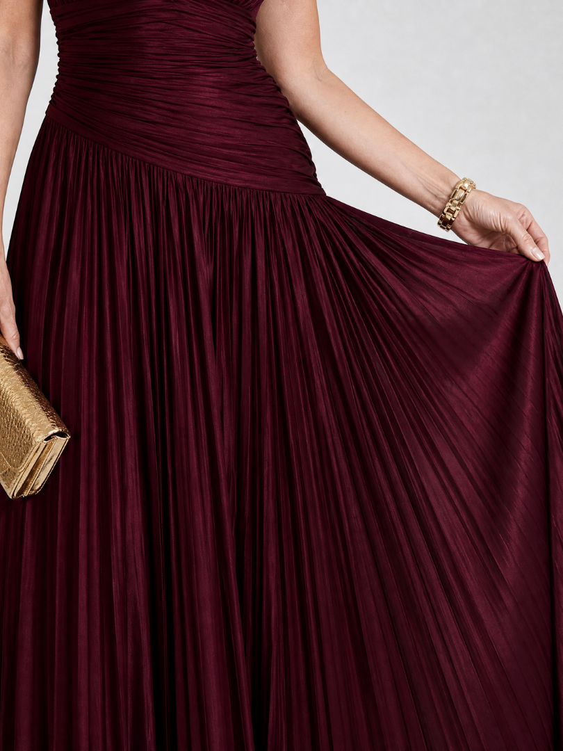Lemar | V-Pleated Sleeveless Midi Dress
