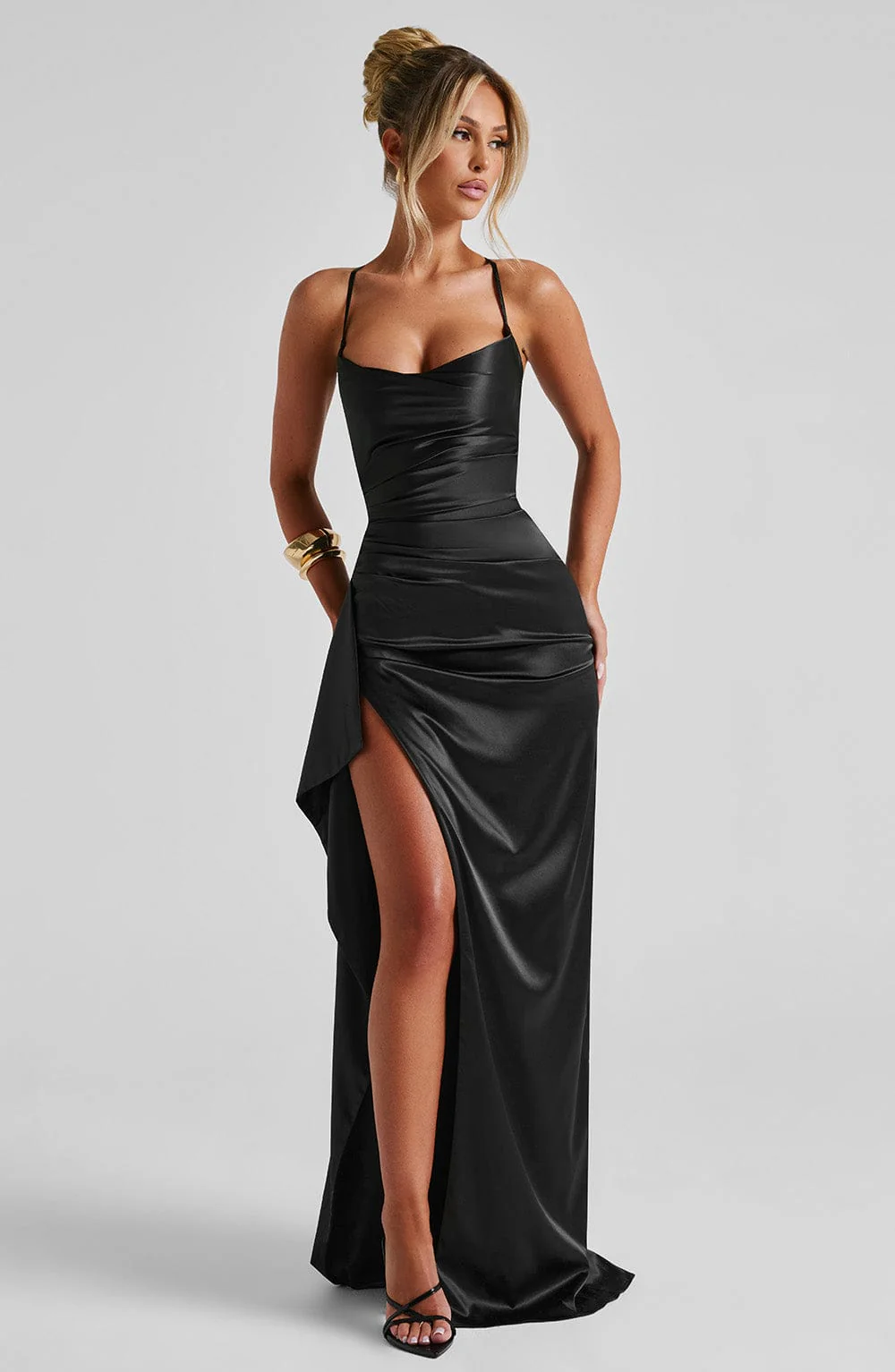 TIRA | Elegant Maxi Dress