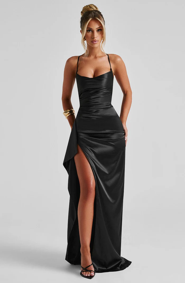 TIRA | Elegant Maxi Dress